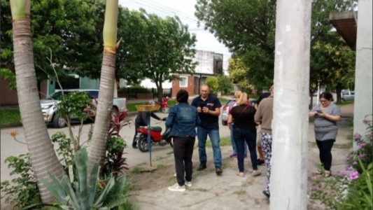 Aseguran que apareció la imagen de la virgen en el tronco de una palmera