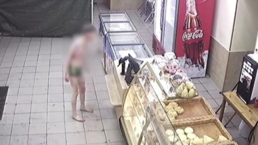 Video estremecedor: el momento en que un nene escapa de su padrastro, quien había matado a su madre y hermanos