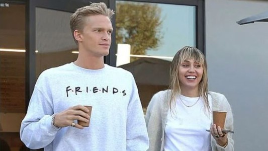 Miley Cyrus y Cody Simpson trabajan en una colaboración musical