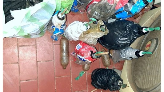 Amenazó con matar a su mamá y le encontraron once bombas molotov