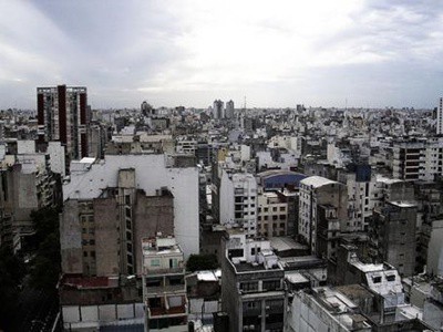 Martes caluroso y nublado con probabilidad de lluvias hacia la tarde