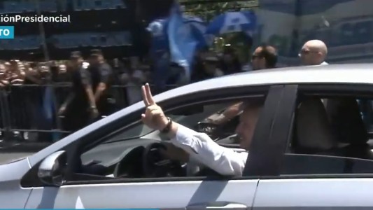 Asunción presidencial: Alberto Fernández llegó al Congreso manejando