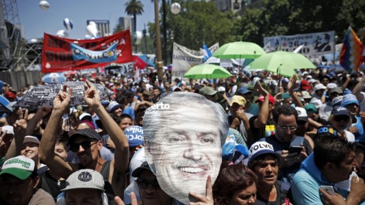 Asunción 2019: postales de una Plaza de Mayo repleta y con temperatura infernal