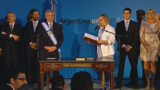 Vivo: Alberto Fernández le toma juramento a su ministros