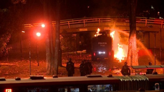Violenta represión policial a manifestantes en nueva protesta en Colombia
