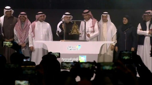 Petrolera Aramco protagoniza la mayor salida a bolsa de la historia