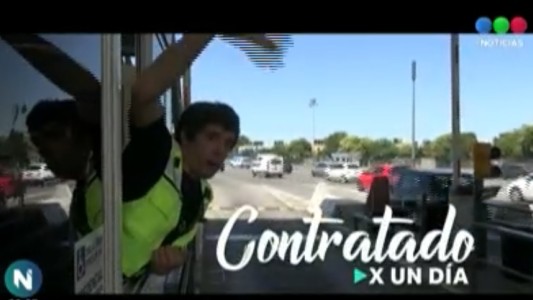 Contratado por un día: Roberto Funes Ugarte trabaja como peajista
