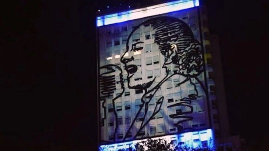 Volvieron a encender la imagen de Evita en el Ministerio de Desarrollo Social