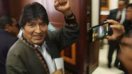 Evo Morales se instalaría en Salta para dirigir la campaña del MAS en Bolivia