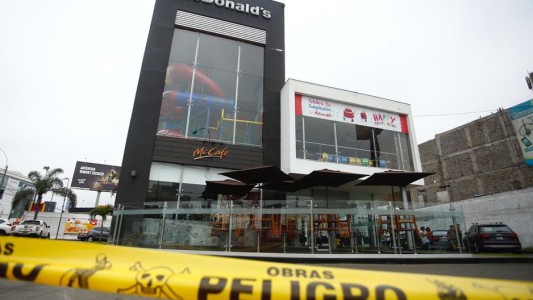 Murieron electrocutados dos empleados en un McDonald´s