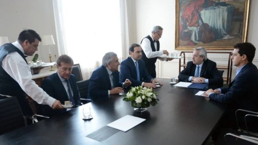 El Gobierno firma suspensión del Pacto Fiscal, con la expectativa de reunir a todos los gobernadores