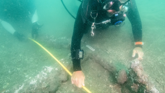 Encuentran anclas que podrían ser de Hernán Cortés en la costa de México