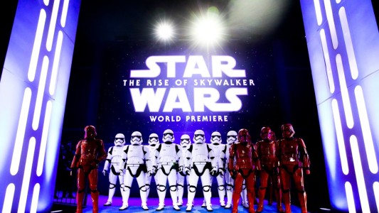 Con Carrie Fisher, Star Wars pone fin a 42 años de saga Skywalker