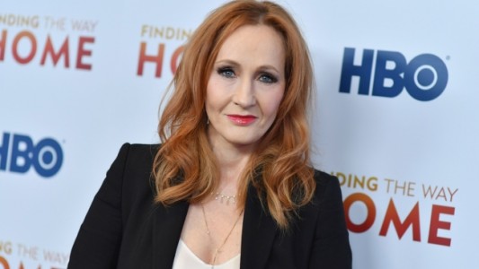 JK Rowling realizó una polémica declaración y fue acusada de transfóbica