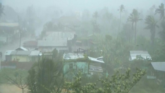 El tifón Phanfone deja al menos 16 muertos en Filipinas