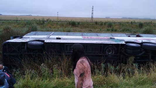 Volcó otro micro en la Ruta 2: al menos un muerto