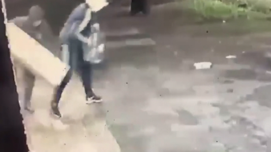 Increíble: se robaron el dispenser de agua de una farmacia