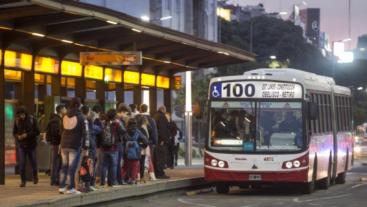 El Gobierno pone $ 60.000 millones para congelar los boletos de trenes y colectivos por 6 meses