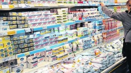 Acuerdo Gobierno-supermercados: no aumenta la leche y el resto de los productos con un tope del 10,5%