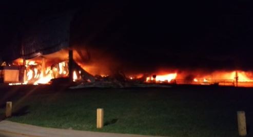 Un incendio destruyó una fábrica de fiambres y embutidos