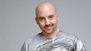 José María Muscari se desnudó completamente en el Obelisco para recibir el 2020