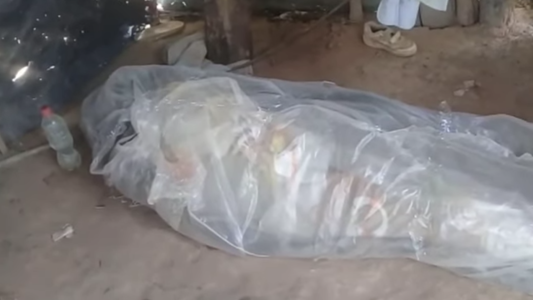 Salta: enterraron a un hombre envuelto en plástico porque no podían pagar el ataúd