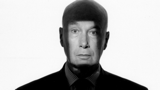 Investigan a un escritor francés por violación de menores: "Prefiero tener en mi vida a gente no tan curtida y más amable", admitía en 1990