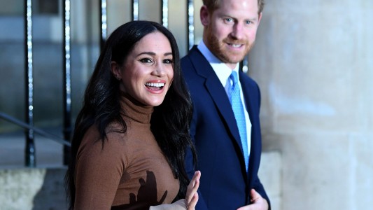 El príncipe Harry y Meghan Markle renunciaron a la realeza británica