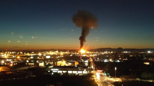 Un muerto, ocho heridos y un desaparecido en una explosión en Tarragona