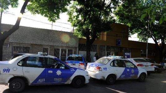 Un hombre mató de un escopetazo a su pareja de 20 años y huyó