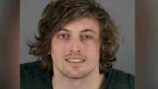 Detuvieron a un joven que consumía drogas mezcladas con las cenizas de su madre muerta