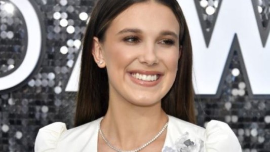 Millie Bobby Brown sorprendió con su look en los premios SAG
