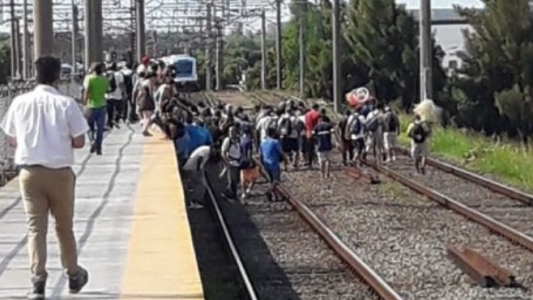 Servicio limitado del Tren Roca por una protesta con corte de vías