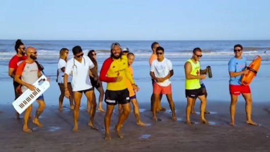 Cumbia: el desopilante video de los guardavidas para promover la práctica de RCP
