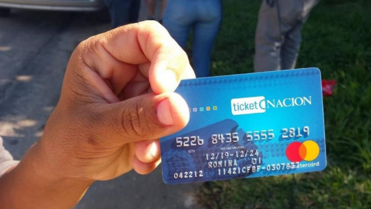 Entregan la tarjeta Alimentar en Lomas de Zamora, San Miguel y Quilmes