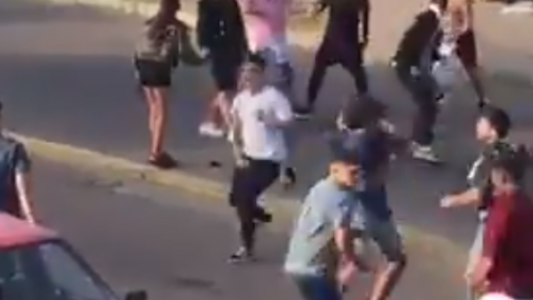 Video: brutal pelea a la salida de un boliche en Piriápolis
