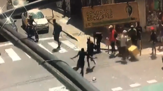 Brutal pelea a cuchillazos entre manteros senegaleses