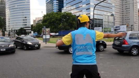 Ordenan reincorporar a agentes de tránsito despedidos