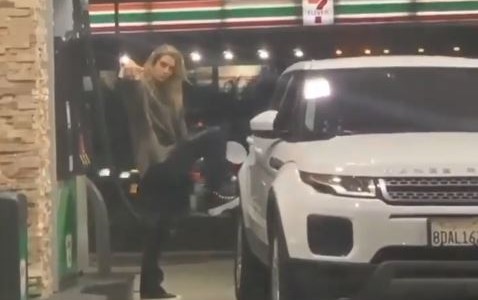 Desopilante: la cuenta de Instagram que muestra el detrás de cámara de las mejores fotos en las redes