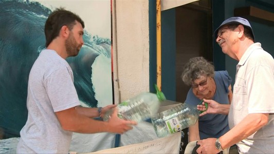 Premios para quienes junten el plástico de la playa