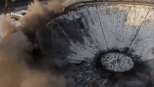 Así se derrumbó el techo de un estadio en Rusia