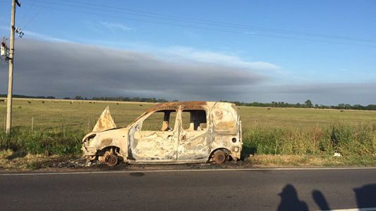 Encuentran una camioneta incendiada
