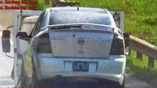 Insólito: una grúa remolcaba su auto y le llegó una multa por exceso de velocidad