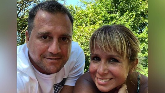 Fernanda Vives le encontró una tanga en el auto a su novio futbolista, le juró que era de él y la tuvo que usar en la playa