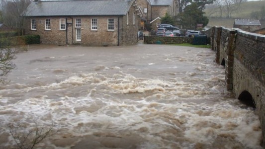 La tormenta Ciara golpea a Reino Unido y causa preocupación entre los habitantes