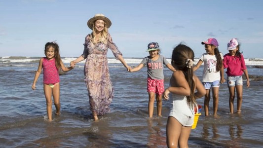 Fabiola Yáñez llevó a chicos de comunidades rurales a conocer el mar