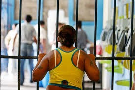 La Corte Suprema resolvió que las mujeres presas pueden percibir asignaciones familiares