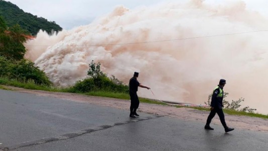 Video: abrieron las compuertas del dique El Cadillal en Tucumán
