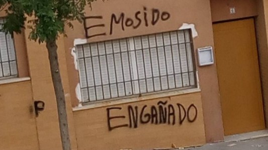 La triste historia detrás del grafiti "emosido engañado" que se convirtió en meme