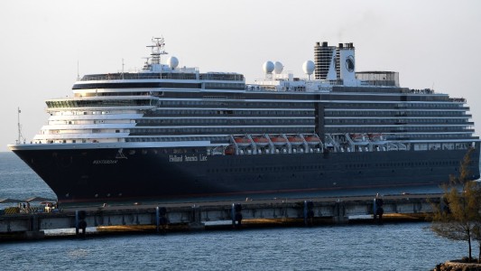 Coronavirus: 5 argentinos en el crucero rechazado por 5 países que terminó en Camboya